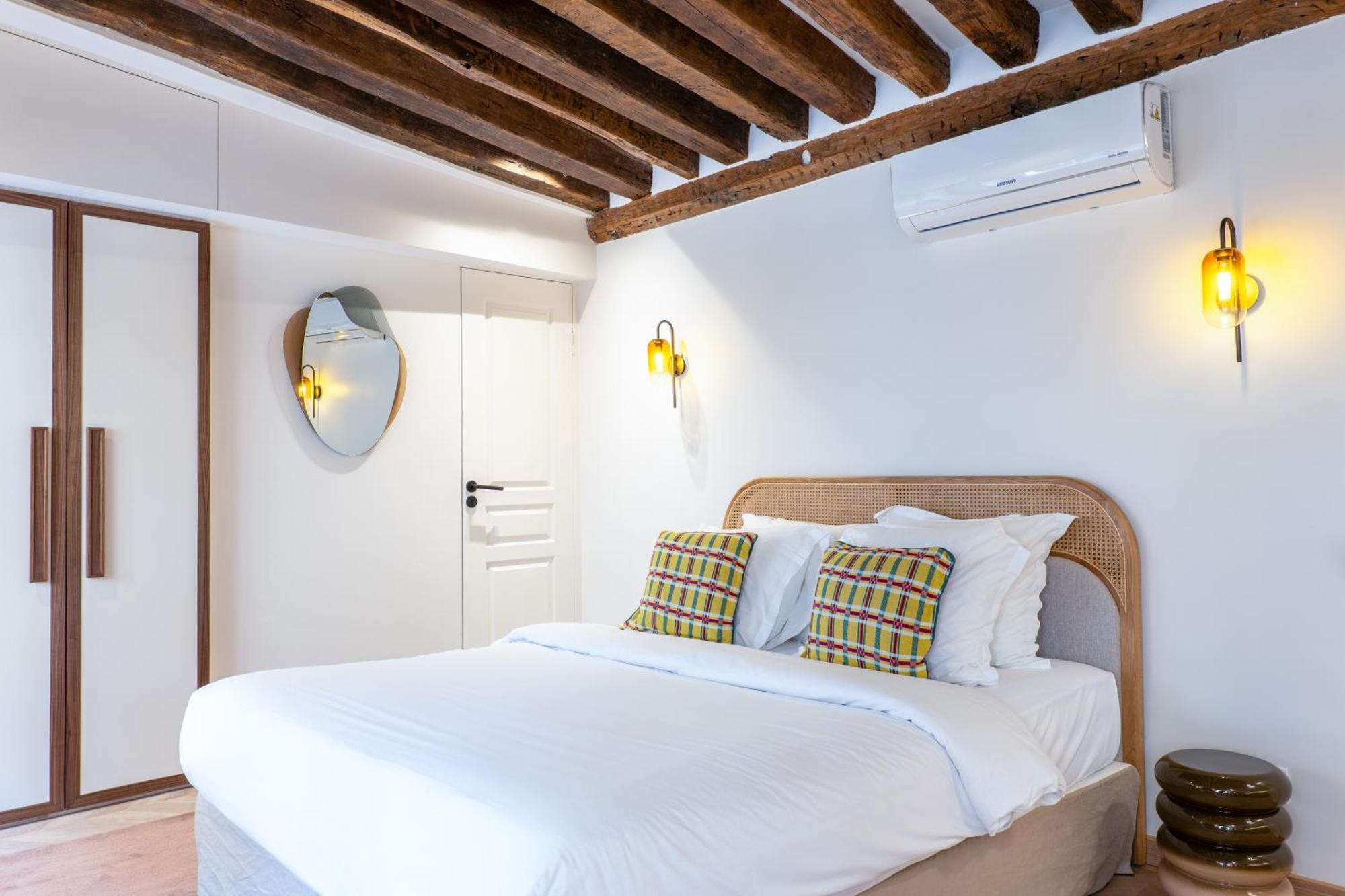 Holidaysinparis - Bourg Tibourg Екстер'єр фото